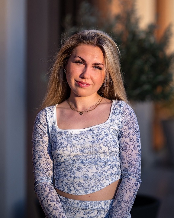 Lia Larsson XXX